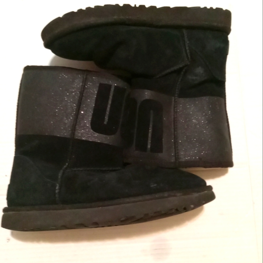 Ugg boot size 8 black